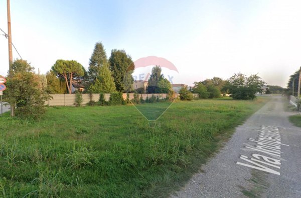 terreno edificabile in vendita a Vanzaghello
