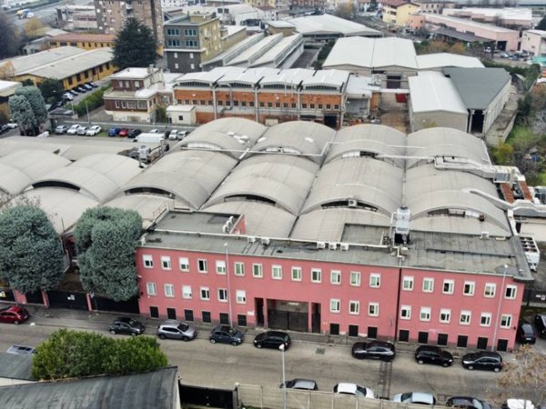 locale commerciale in vendita a Baranzate