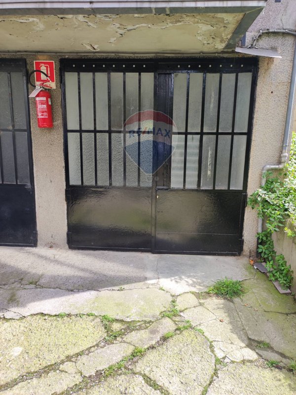 locale di sgombero in vendita a Baranzate