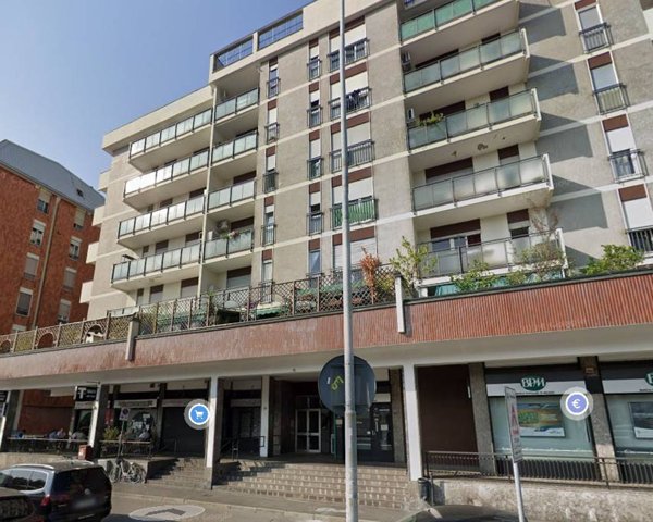 negozio in vendita a Baranzate
