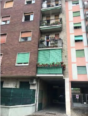 locale di sgombero in vendita a Baranzate