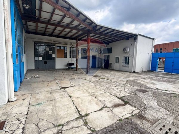 locale commerciale in vendita a Baranzate