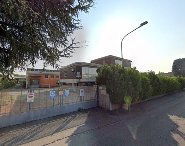 capannone in vendita a Baranzate