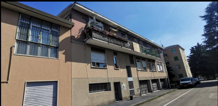 locale di sgombero in vendita a Baranzate