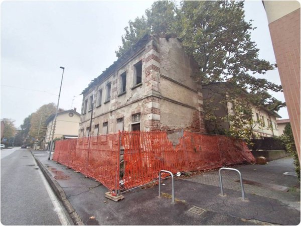 casa indipendente in vendita a Baranzate