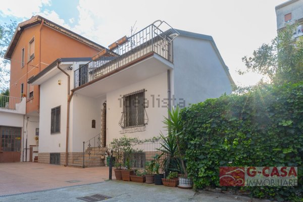 casa indipendente in vendita a Baranzate