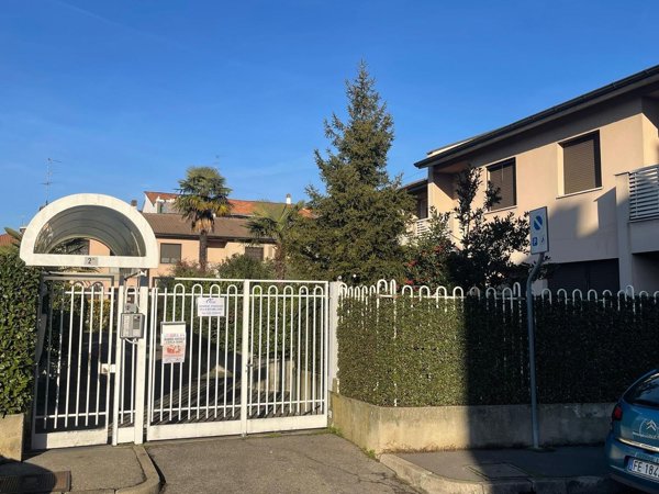 casa indipendente in vendita a Baranzate