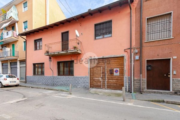 casa indipendente in vendita a Baranzate