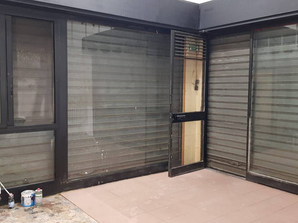 negozio in vendita a Baranzate