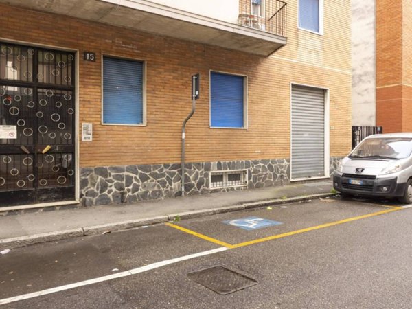 negozio in vendita a Baranzate