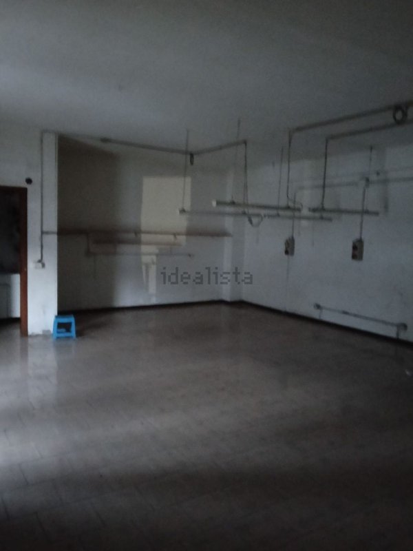 negozio in vendita a Baranzate