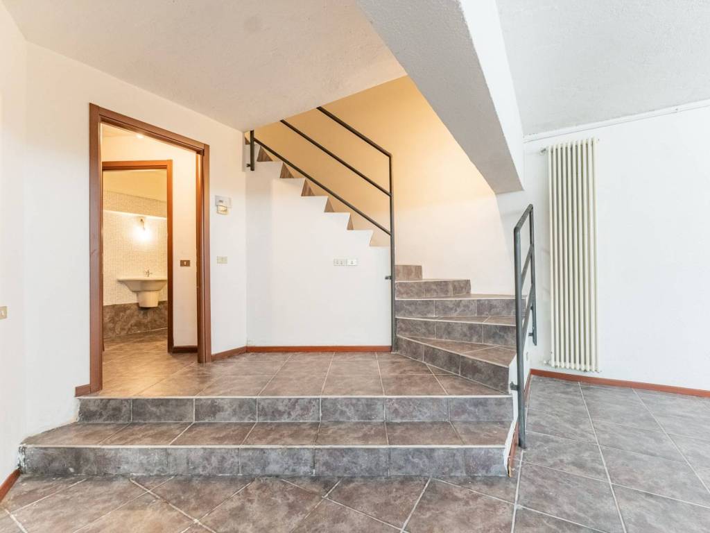 negozio in vendita a Baranzate