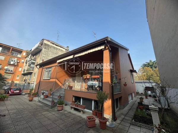 casa indipendente in vendita a Baranzate