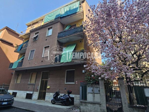 locale commerciale in vendita a Baranzate