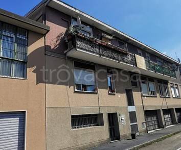 locale commerciale in vendita a Baranzate