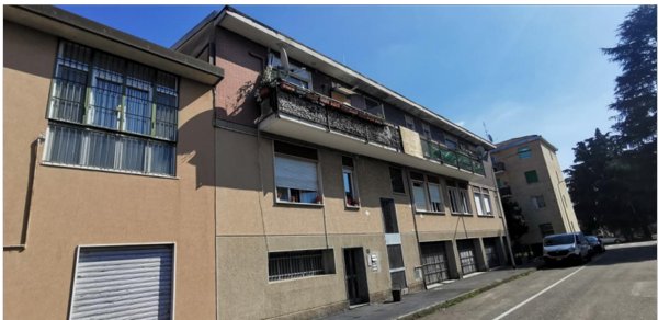 locale di sgombero in vendita a Baranzate
