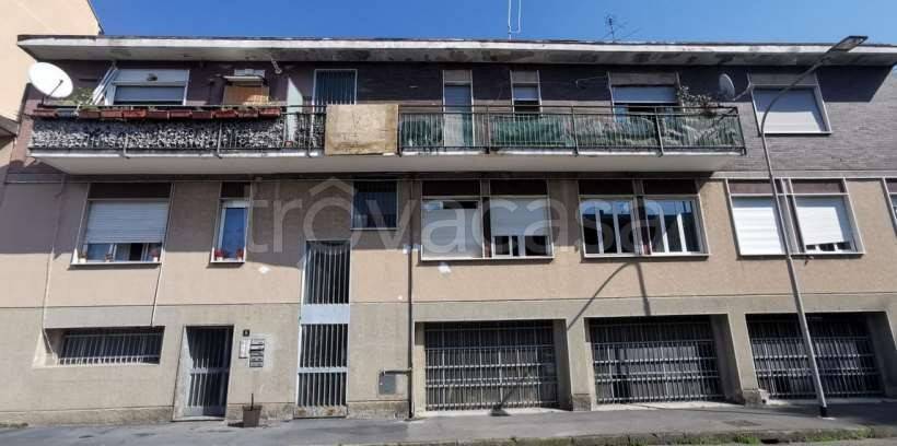 locale commerciale in vendita a Baranzate