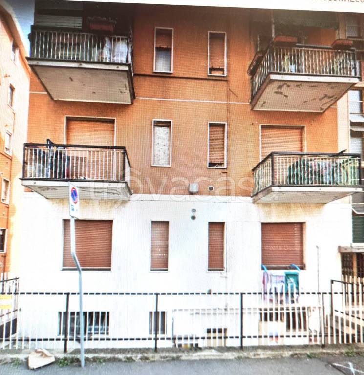 locale di sgombero in vendita a Baranzate