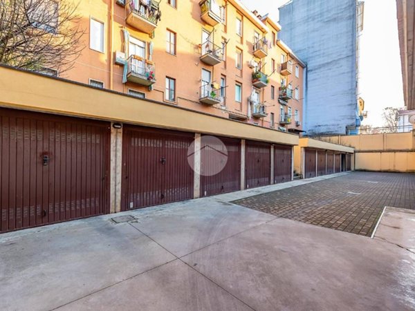 locale di sgombero in vendita a Baranzate