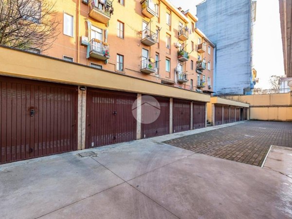 locale di sgombero in vendita a Baranzate