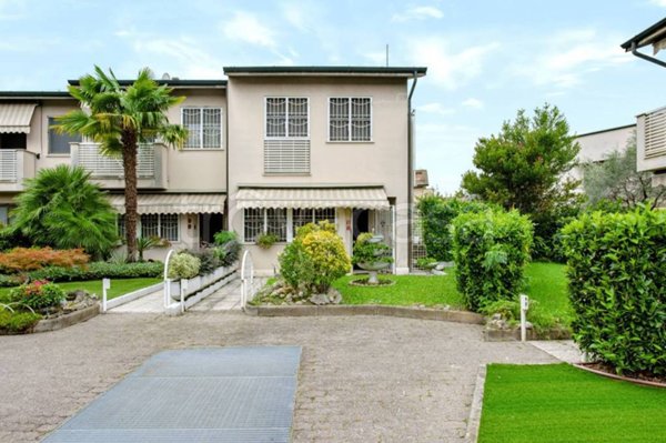 casa indipendente in vendita a Baranzate
