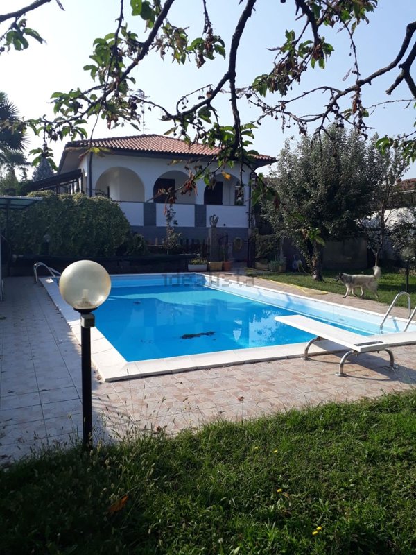 casa indipendente in vendita a Vermezzo con Zelo