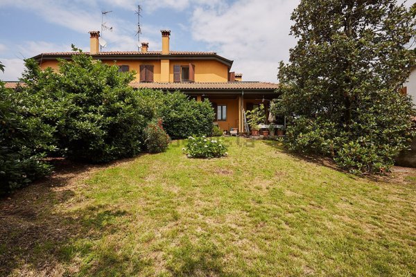 casa indipendente in vendita a Vermezzo con Zelo