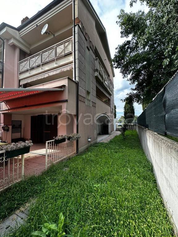casa indipendente in vendita a Vermezzo con Zelo