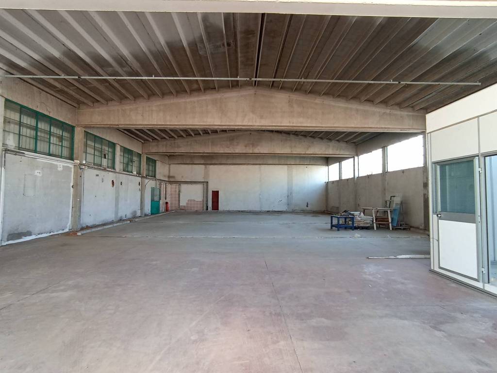 locale commerciale in vendita a Vermezzo con Zelo