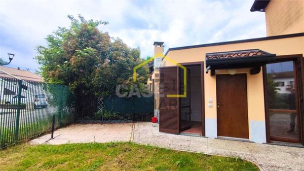 appartamento in vendita a Vermezzo con Zelo in zona Zelo Surrigone