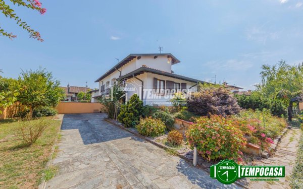 casa indipendente in vendita a Vermezzo con Zelo in zona Zelo Surrigone