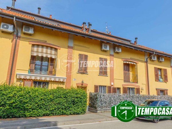 appartamento in vendita a Vermezzo con Zelo in zona Zelo Surrigone