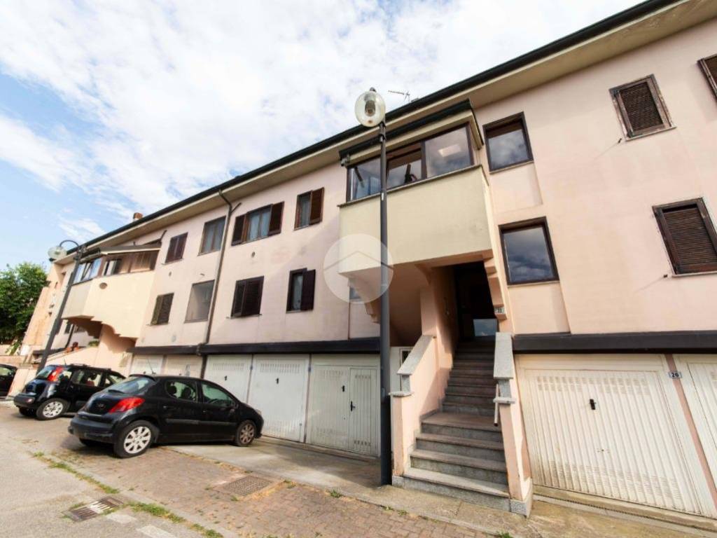 appartamento in vendita a Vermezzo con Zelo in zona Vermezzo
