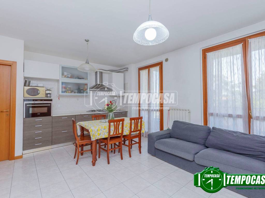 appartamento in vendita a Vermezzo con Zelo in zona Vermezzo