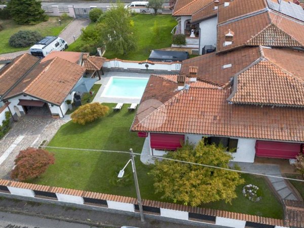 casa indipendente in vendita a Vermezzo con Zelo in zona Vermezzo