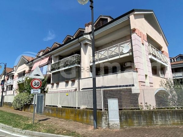 appartamento in vendita a Vermezzo con Zelo in zona Vermezzo