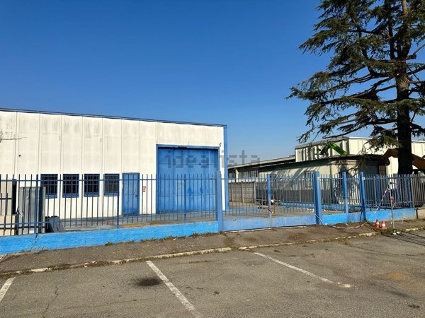 capannone in vendita a Vermezzo con Zelo