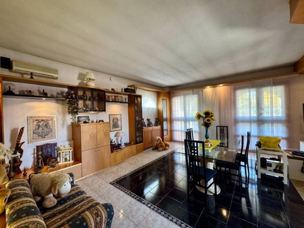 casa indipendente in vendita a Vermezzo con Zelo in zona Zelo Surrigone