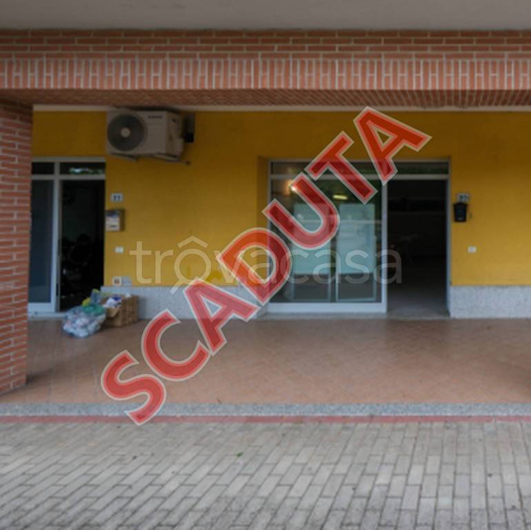 negozio in vendita a Vermezzo con Zelo in zona Vermezzo