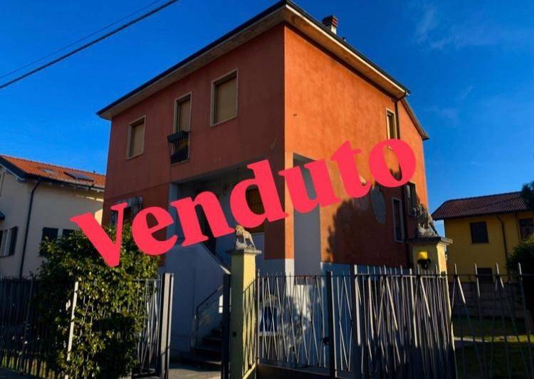 casa indipendente in vendita a Vermezzo con Zelo