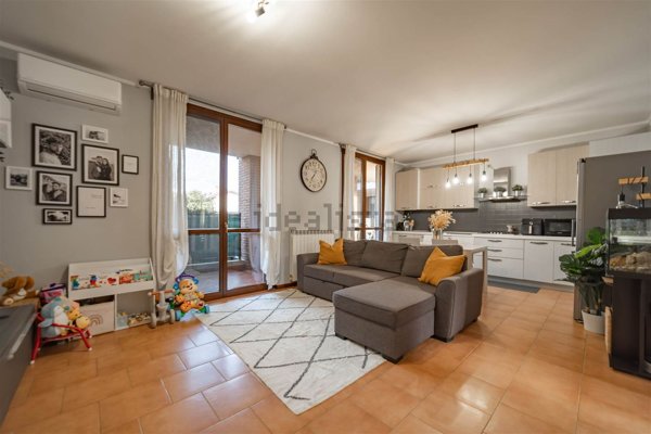 appartamento in vendita a Vermezzo con Zelo in zona Vermezzo