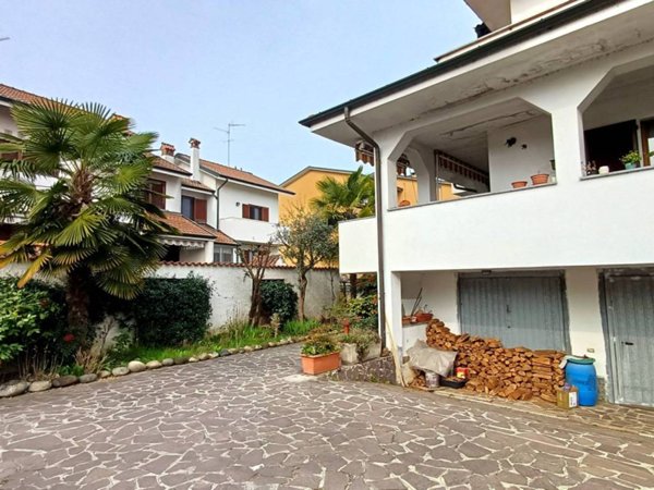 casa indipendente in vendita a Vermezzo con Zelo in zona Vermezzo