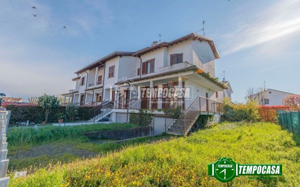 casa indipendente in vendita a Vermezzo con Zelo in zona Zelo Surrigone