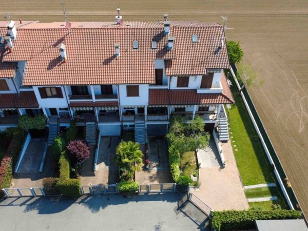casa indipendente in vendita a Vermezzo con Zelo in zona Vermezzo