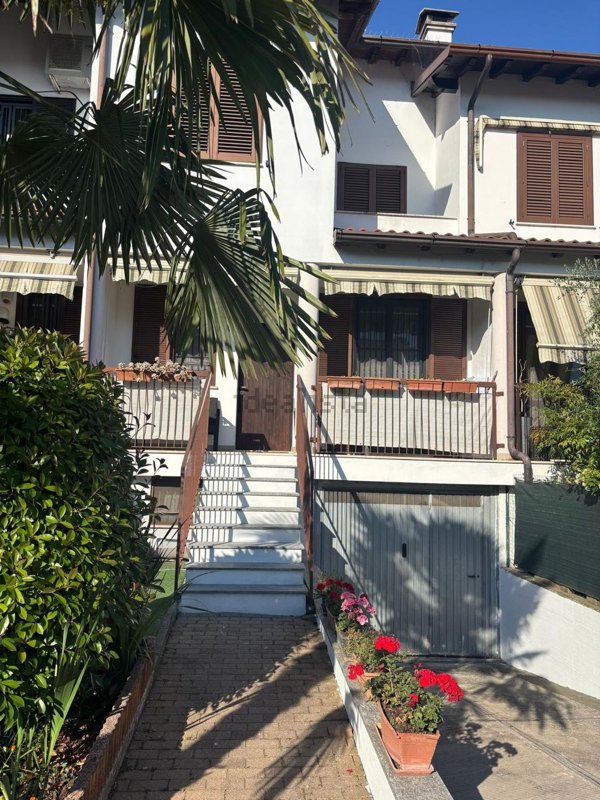 casa indipendente in vendita a Vermezzo con Zelo