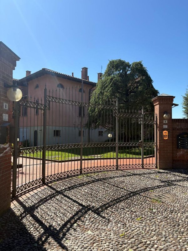appartamento in vendita a Vermezzo con Zelo in zona Vermezzo