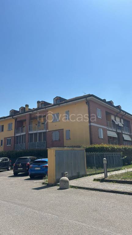 appartamento in vendita a Vermezzo con Zelo in zona Zelo Surrigone