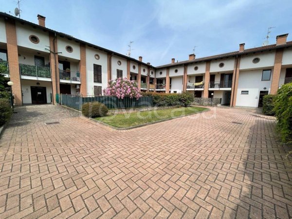 appartamento in vendita a Vermezzo con Zelo in zona Vermezzo