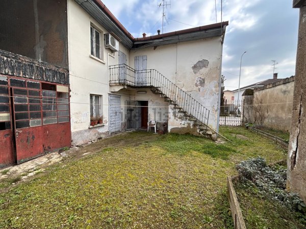 appartamento in vendita a Vermezzo con Zelo in zona Vermezzo