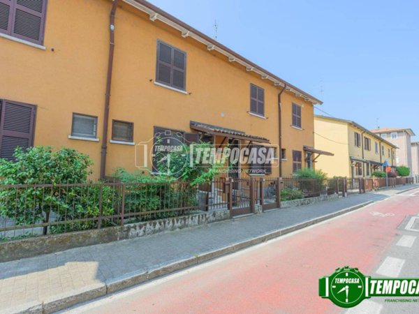 casa indipendente in vendita a Vermezzo con Zelo in zona Vermezzo